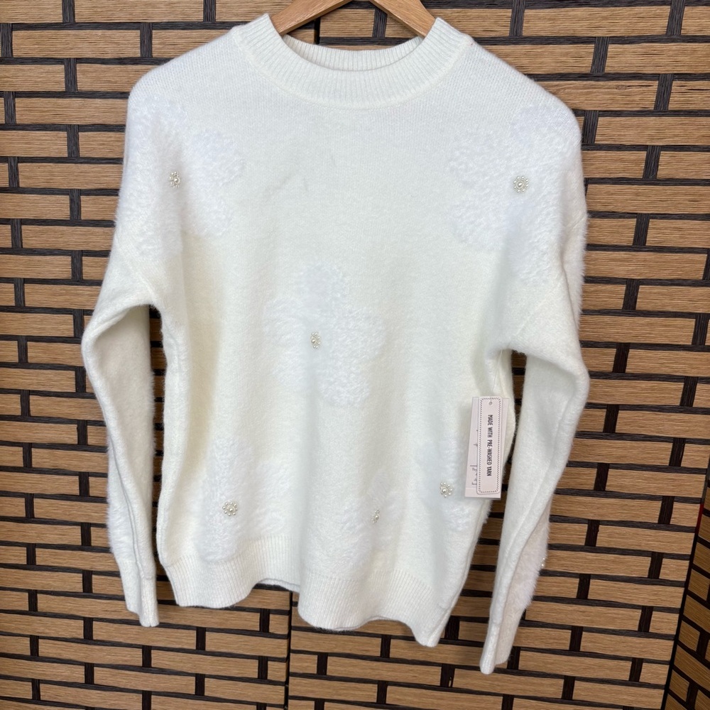 Nanette Lepore Cream Flower‎ Embellished Pre-Washed Yarn Sweater Size Small